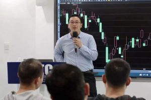 期货大佬兰玉飞爆仓后，我放弃所有指标，复盘万根K线，终得“有效K”稳赢法则！！！-明慧期货培训网，学习联系：15217215251